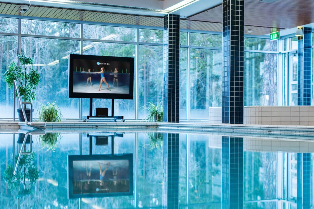 Selecting the Right Screen for Your Swimming Pool